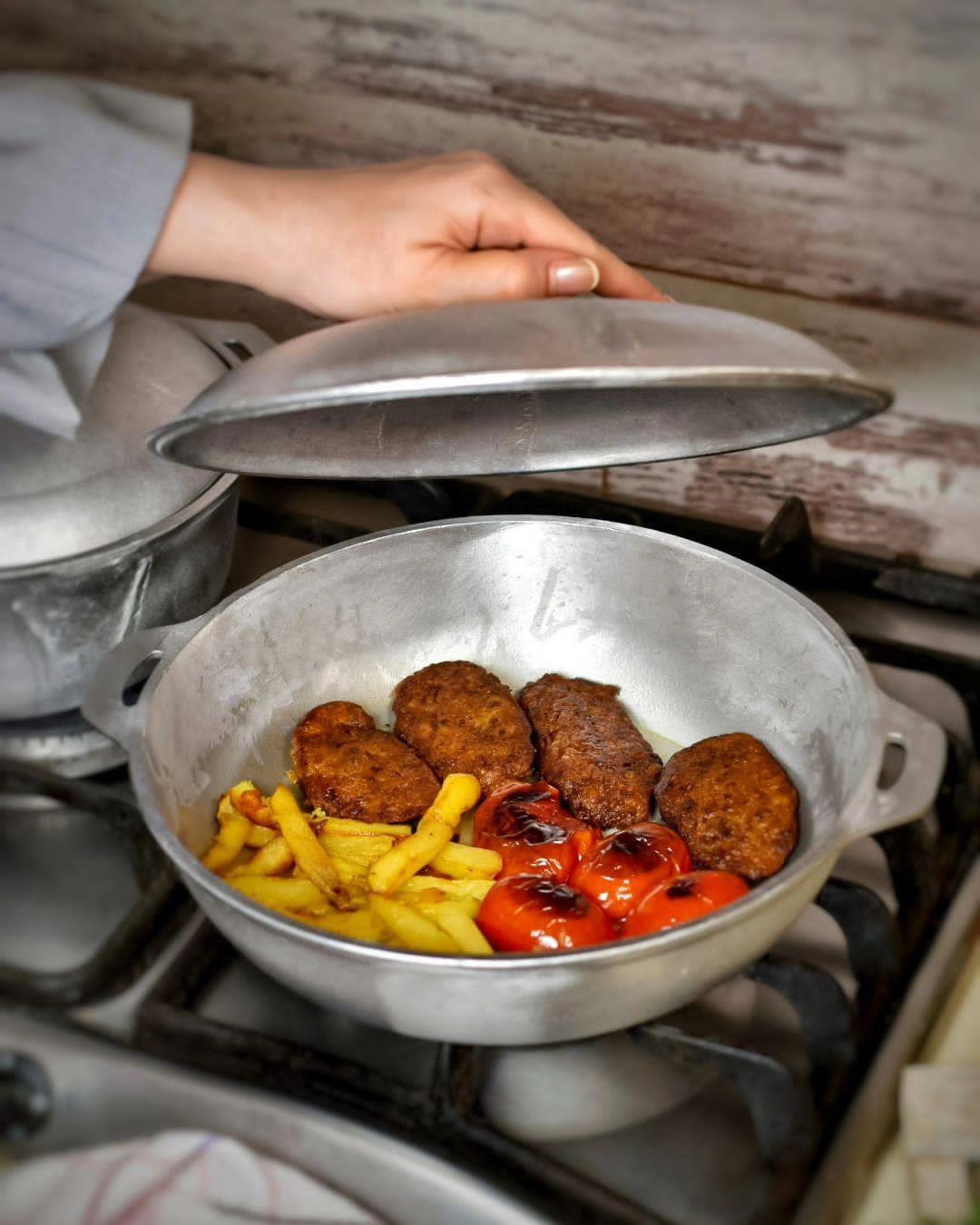 تابه روسی دو دسته درب‌دار